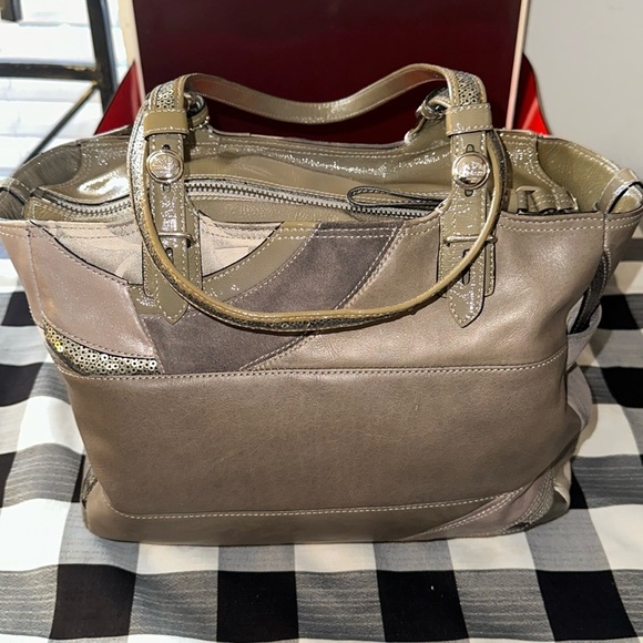 Vintage 2000 coach bag “used” only a few times